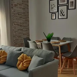 https://crisana-beach-mlaga.1costadelsol.com