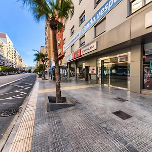 https://holidays2malaga-salitre-1-bedroom-high-speed-wifi.1costadelsol.com